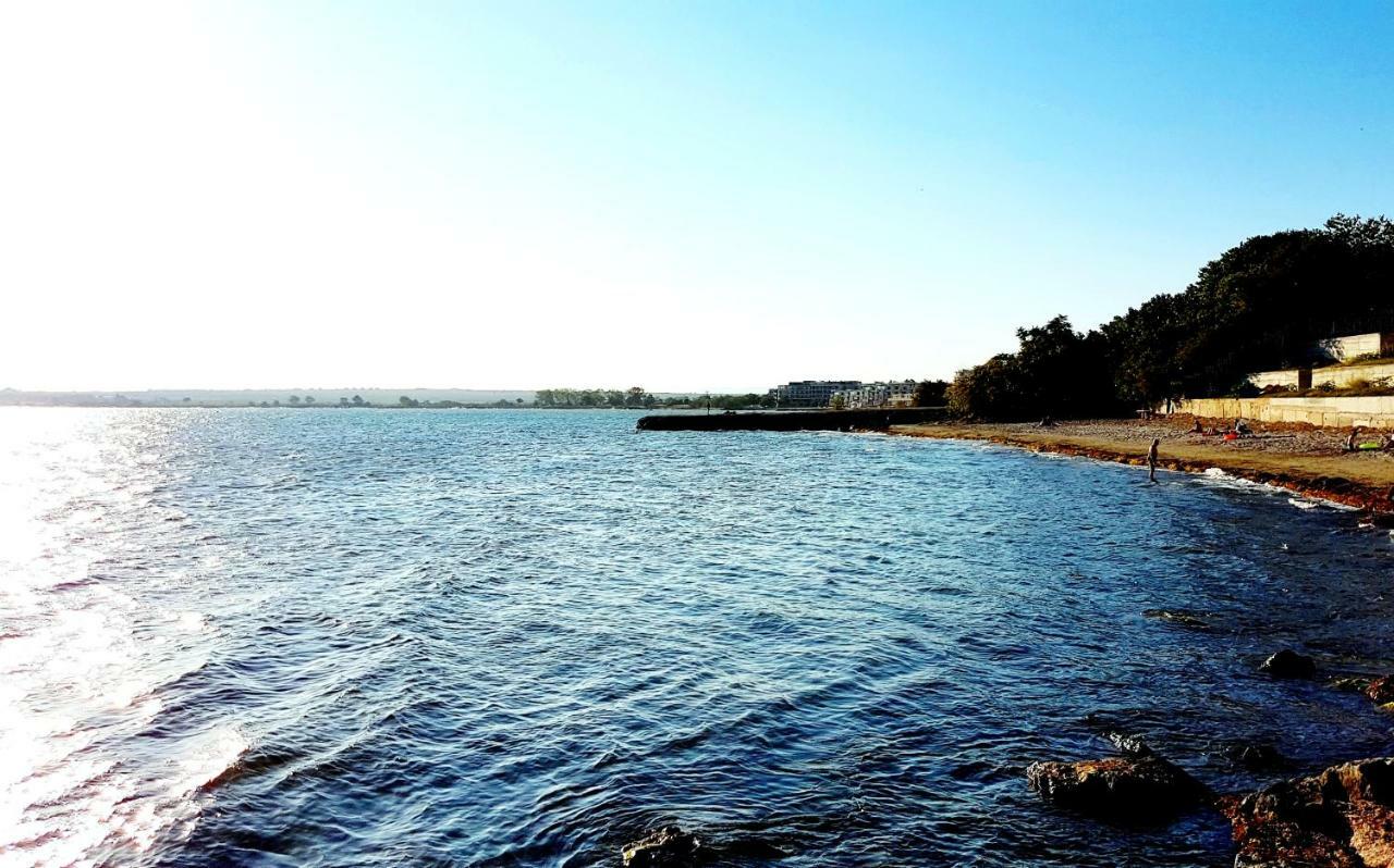 Blue Bay Sea View Apartment Pomorie Luaran gambar